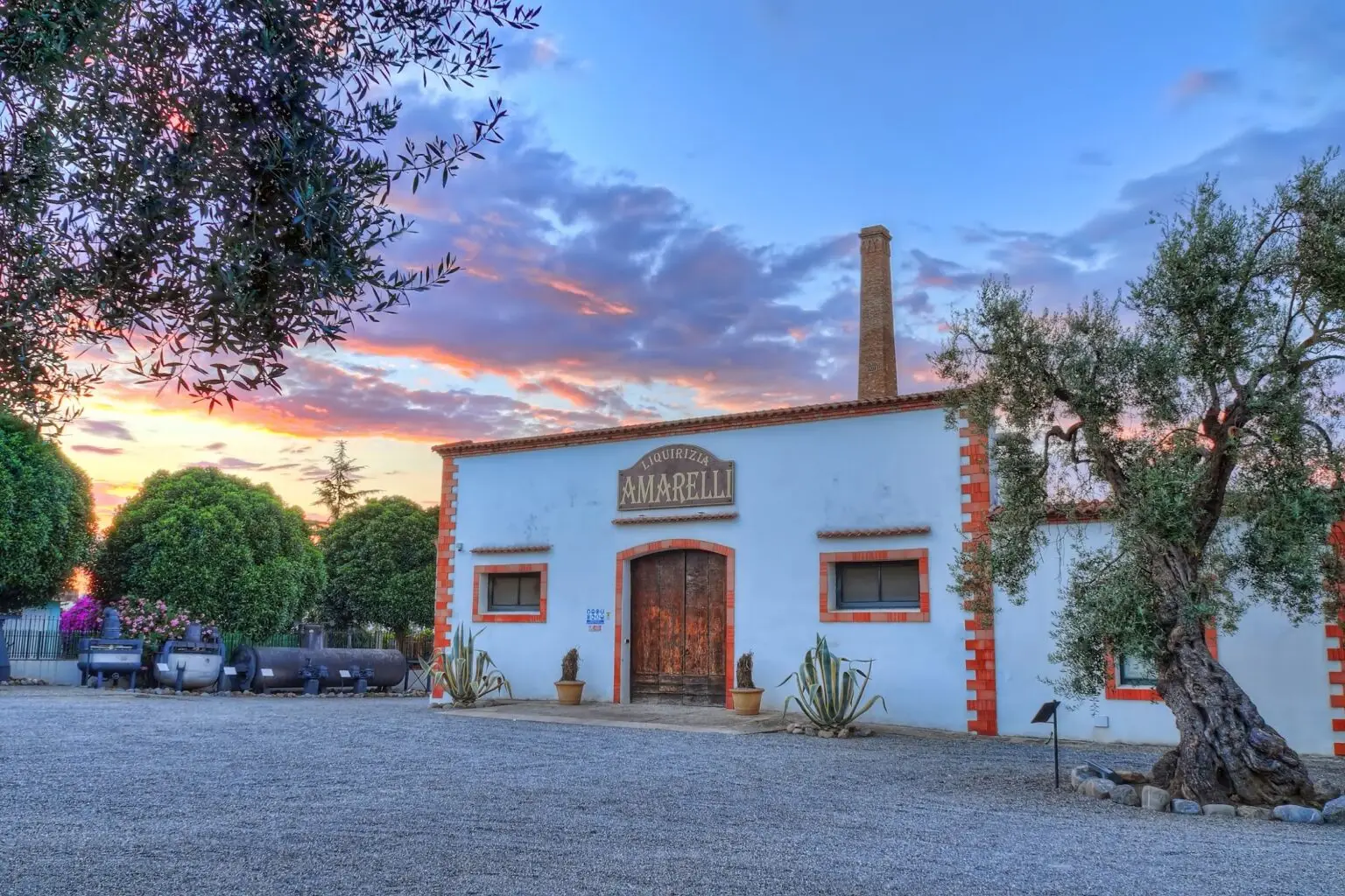 Meta data: Google, Images may be copyrighted.